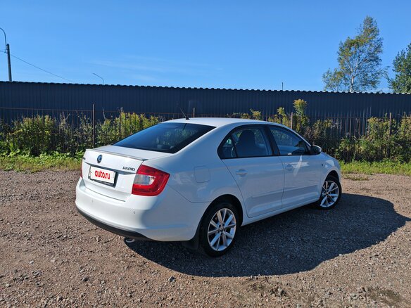 2015 Skoda Rapid I, белый, 1100000 рублей - вид 2