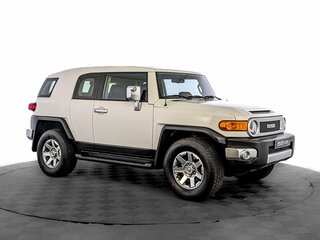 2022 Toyota FJ Cruiser, белый, 8315000 рублей, вид 3