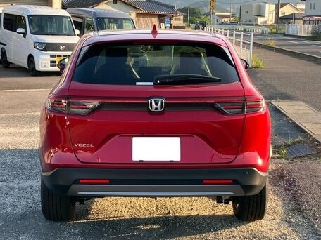 2026 Honda Vezel II Рестайлинг, красный, 2560000 рублей, вид 5