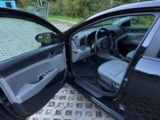 2017 Hyundai Elantra VI (AD), чёрный, 1450000 рублей, вид 5