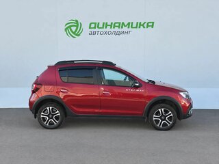 2020 Renault Sandero Stepway II Рестайлинг, красный, 1400000 рублей, вид 4