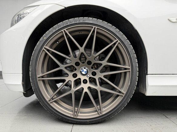 2011 BMW 3 серии 320i V (E90/E91/E92/E93) Рестайлинг, белый, 1224000 рублей - вид 21