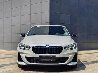 2022 BMW 1 серии 120i III (F52) Рестайлинг, белый, 1469000 рублей, вид 2