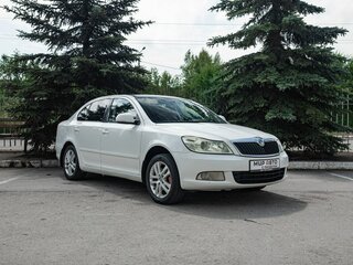 2012 Skoda Octavia II (A5) Рестайлинг, белый, 730000 рублей, вид 1