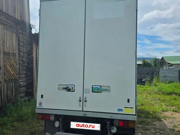 2014 Toyota Toyoace, красный, 2900000 рублей - вид 4