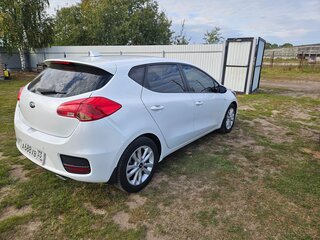 2017 Kia Ceed II Рестайлинг, белый, 1600000 рублей, вид 5