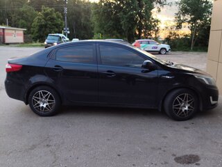 2014 Kia Rio 6-speed III, чёрный, 850000 рублей, вид 5