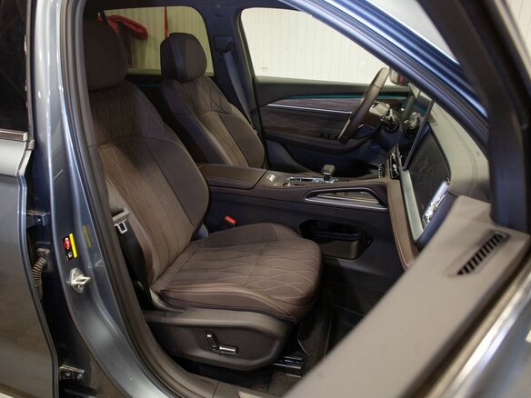 2026 Geely Monjaro I Рестайлинг 2 (China Market), синий, 4385000 рублей - вид 29