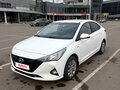 2021 Hyundai Solaris II Рестайлинг, белый, 1600000 рублей - вид 1