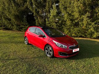 2017 Kia Ceed II Рестайлинг, красный, 1550000 рублей, вид 1