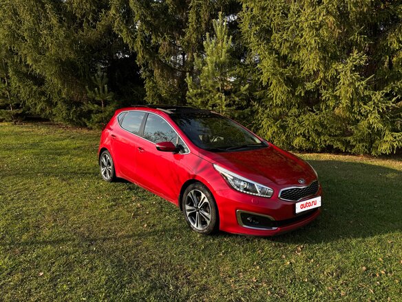 2017 Kia Ceed II Рестайлинг, красный, 1550000 рублей