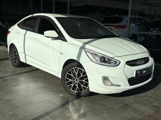 2013 Hyundai Solaris I, белый, 760000 рублей, вид 3