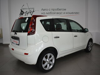 2011 Nissan Note I Рестайлинг, белый, 799000 рублей, вид 4