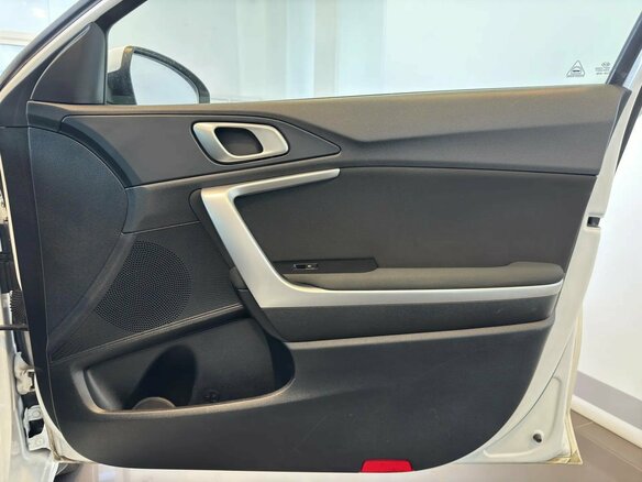 2019 Kia Ceed III, белый, 1599000 рублей - вид 11