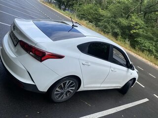 2020 Hyundai Solaris II Рестайлинг, белый, 1250000 рублей, вид 3