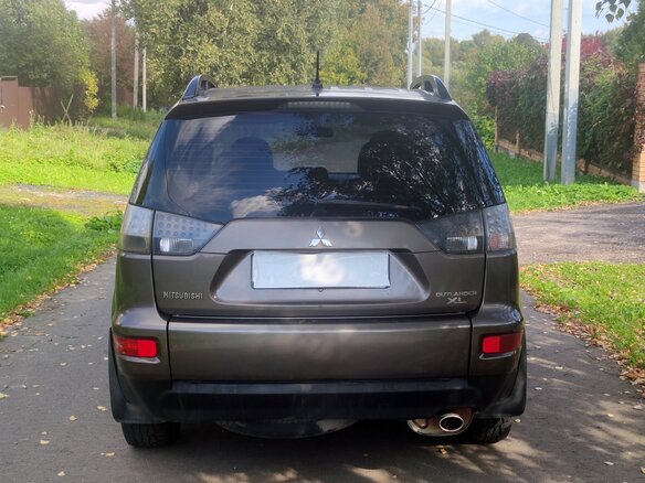 2011 Mitsubishi Outlander II Рестайлинг, коричневый, 800000 рублей - вид 3