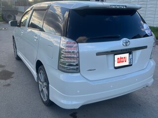 2004 Toyota Wish I, белый, 810000 рублей, вид 4