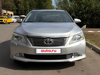 2013 Toyota Camry VII (XV50), серебристый, 1790000 рублей, вид 2