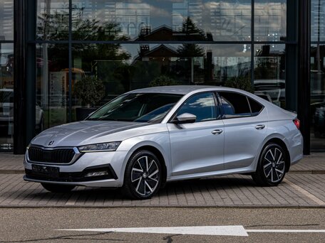 2021 Skoda Octavia IV (A8), серый, 2025000 рублей, вид 1