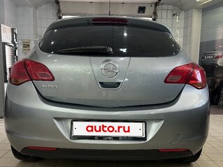 2010 Opel Astra J, серебристый, 580000 рублей, вид 3