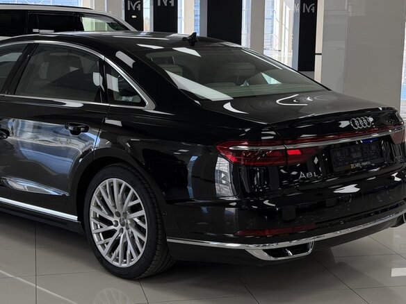 2018 Audi A8 Long 55 TFSI IV (D5), чёрный, 5700000 рублей - вид 6