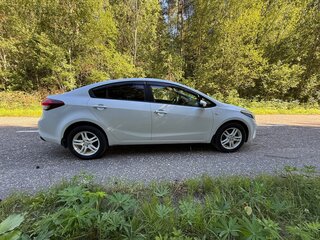 2017 Kia Cerato III Рестайлинг (Classic), белый, 1330000 рублей, вид 4