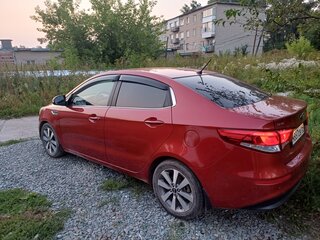 2015 Kia Rio III Рестайлинг, красный, 980000 рублей, вид 3