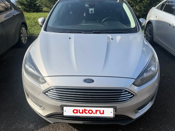 2017 Ford Focus III Рестайлинг, серебристый, 1250000 рублей - вид 2