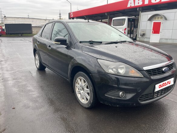 2010 Ford Focus II Рестайлинг, чёрный, 420000 рублей - вид 1