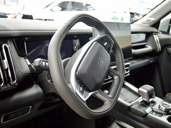 2026 Jetour T1, серебристый, 4199900 рублей - вид 4