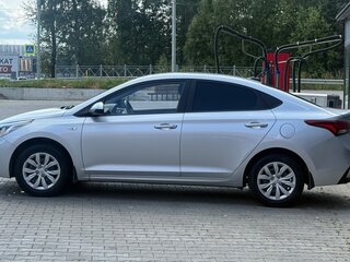 2018 Hyundai Solaris II, серебристый, 1390000 рублей, вид 5