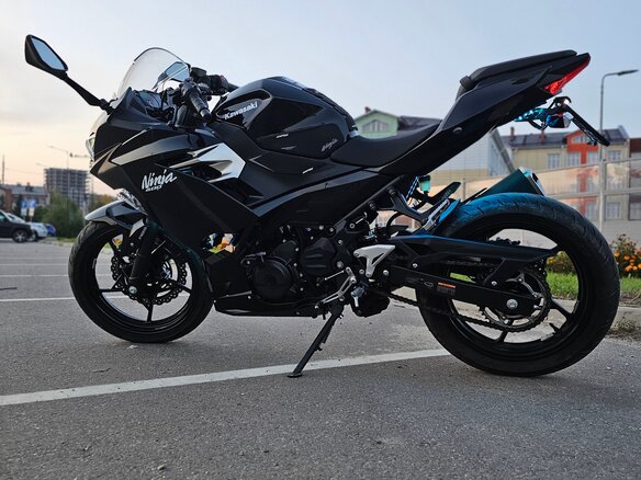 2021 Kawasaki Ninja 400, чёрный, 720000 рублей - вид 5