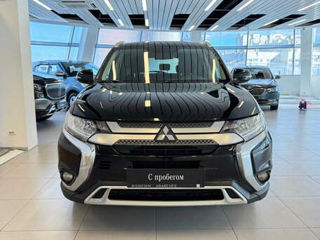 2019 Mitsubishi Outlander III Рестайлинг 3, чёрный, 1920000 рублей, вид 3