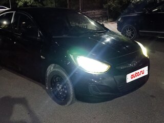2013 Hyundai Solaris I, чёрный, 380000 рублей, вид 4