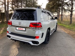 2020 Toyota Land Cruiser 200 Series Рестайлинг 2, белый, 8500000 рублей, вид 4