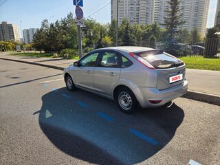 2010 Ford Focus II Рестайлинг, серебристый, 599000 рублей, вид 4