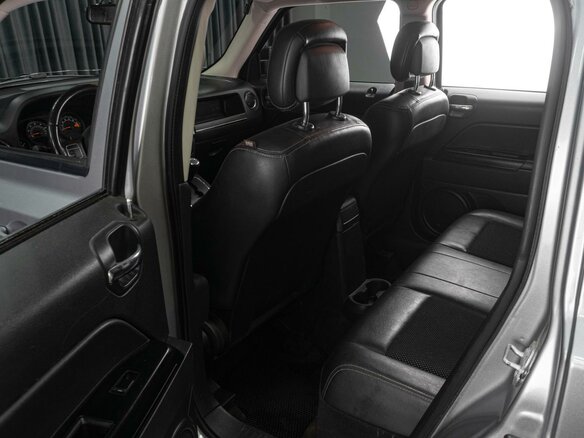 2015 Jeep Liberty (Patriot), серый - вид 10