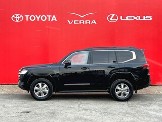 2022 Toyota Land Cruiser 300 Series, чёрный, 11300000 рублей, вид 2