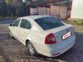 2011 Skoda Octavia II (A5) Рестайлинг, белый, 420000 рублей - вид 4