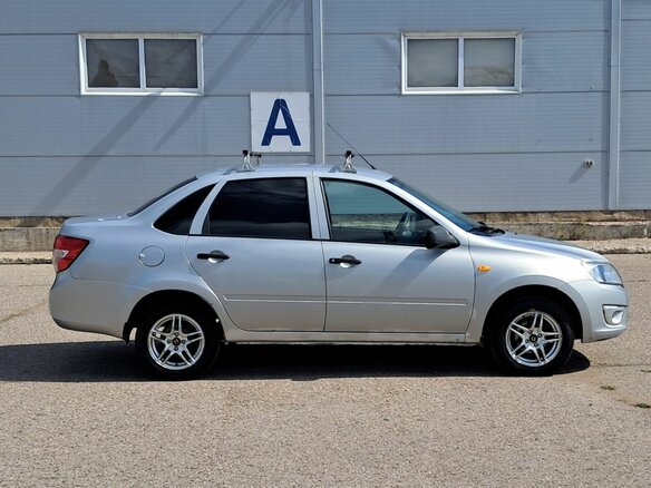 2015 Lada (ВАЗ) Granta I, серебристый - вид 3