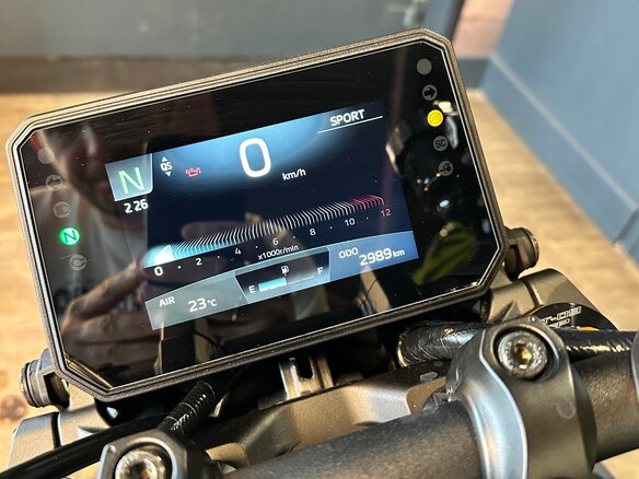 2025 Yamaha MT-09 (FZ-09), чёрный, 1390000 рублей - вид 9