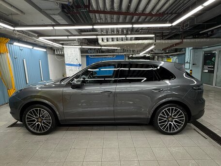 2019 Porsche Cayenne III, серый, 5050000 рублей, вид 3