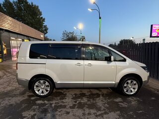 2018 Mitsubishi Delica D:5 I Рестайлинг, белый, 3300000 рублей, вид 1