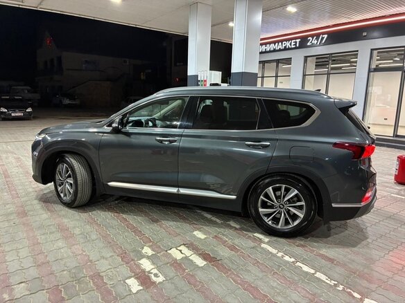 2018 Hyundai Santa Fe IV, серый, 2900000 рублей - вид 5