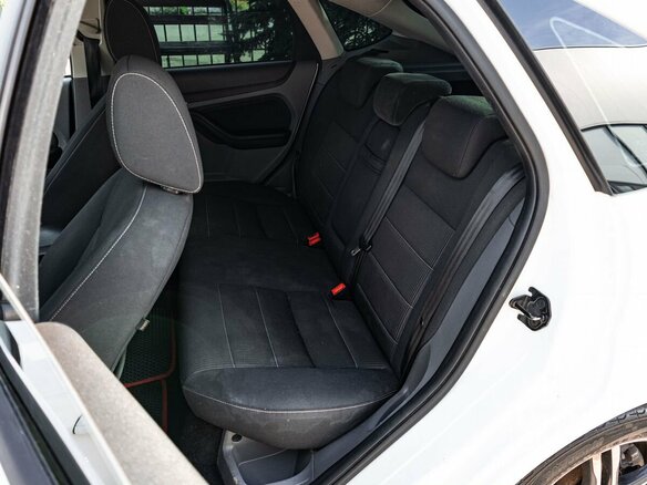 2009 Ford Focus II Рестайлинг, белый - вид 12