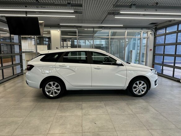 2026 Lada (ВАЗ) Vesta SW I Рестайлинг (NG), белый, 1915000 рублей - вид 3