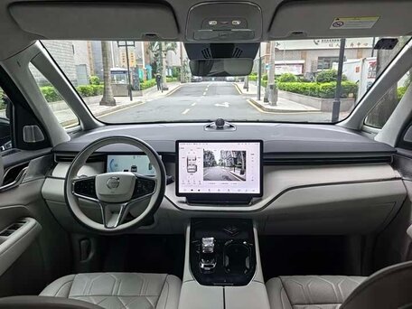 2025 Volvo EM90, чёрный, 8880000 рублей, вид 4