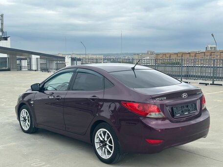 2012 Hyundai Solaris I, фиолетовый, 730000 рублей, вид 3
