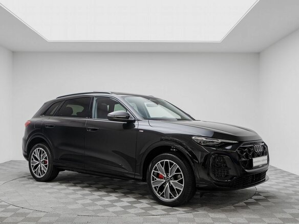 2025 Audi Q5 L III (GU), чёрный, 6590000 рублей - вид 3