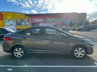 2013 Hyundai Solaris I, чёрный, 950000 рублей, вид 4
